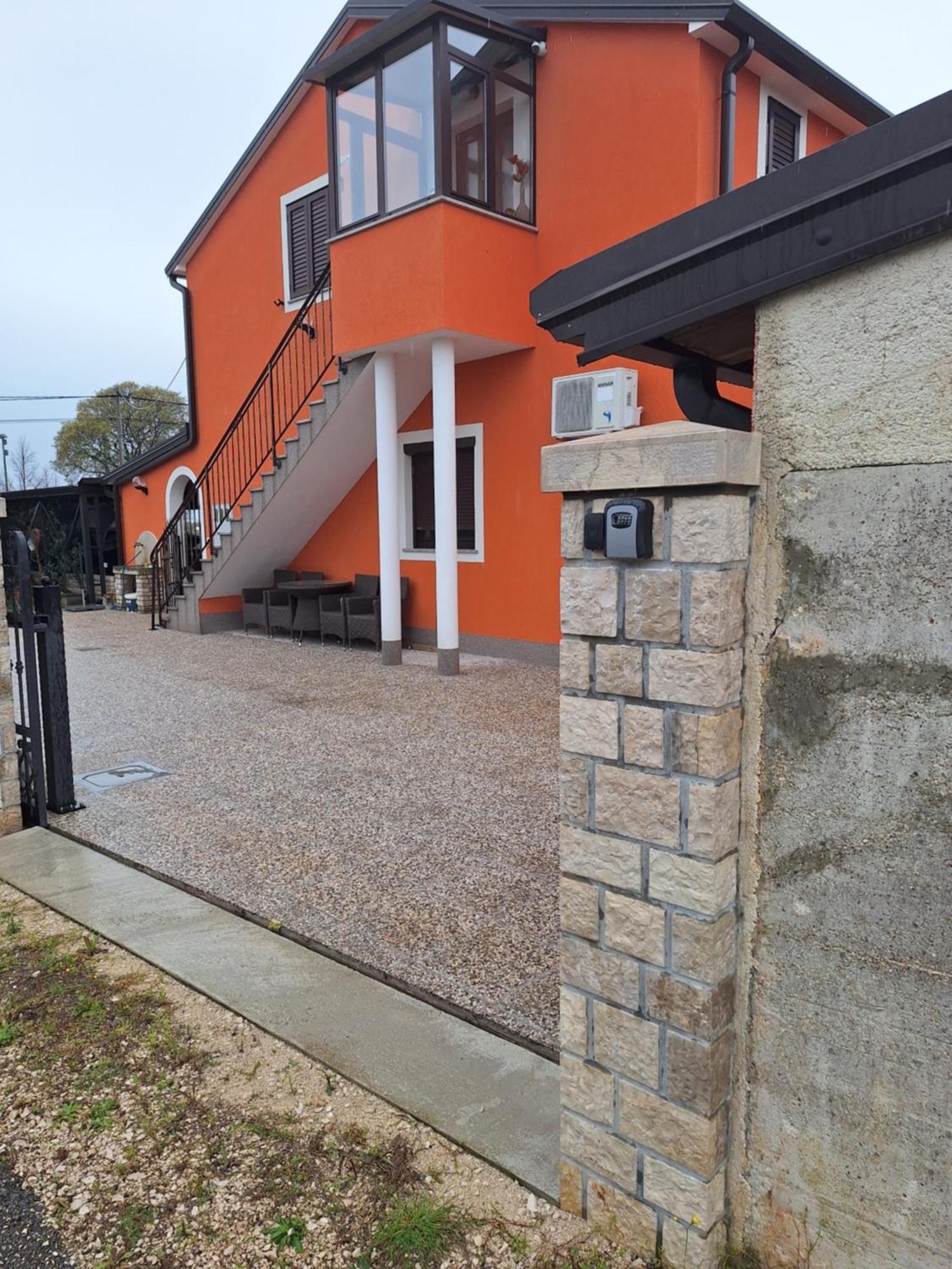 Apartment Dorina บูเย ภายนอก รูปภาพ